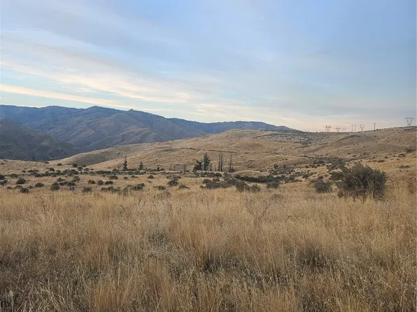 6 Blue Grade Road, East Wenatchee, WA 98802