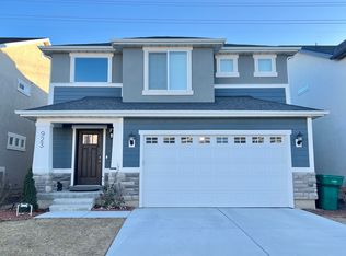 923 W McKenna Rd, Bluffdale, UT 84065