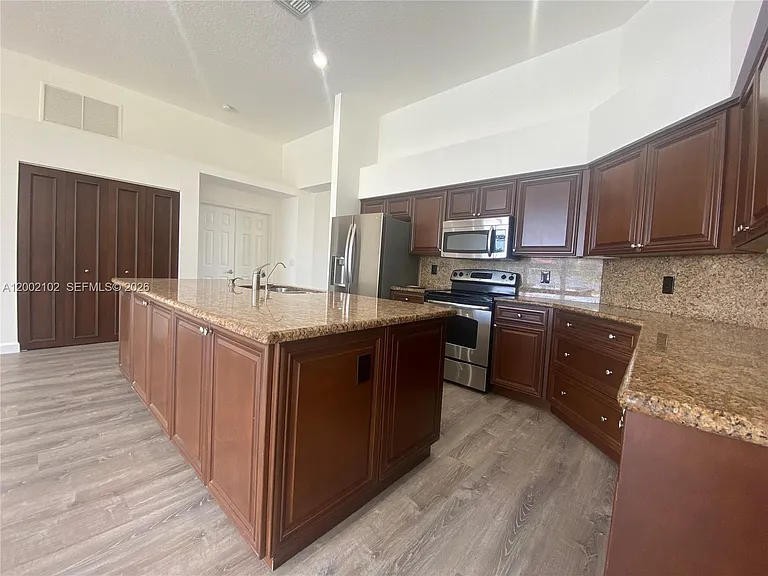 2486 Bay Isle Dr — Photo 14
