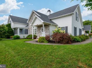 2102 Bayberry Ln, York, PA 17403