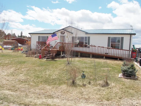 39 Cedar Hills Dr, Pine Haven, WY 82721