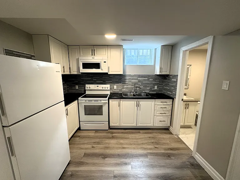 67 Russell Hill Dr #2 — Photo 6