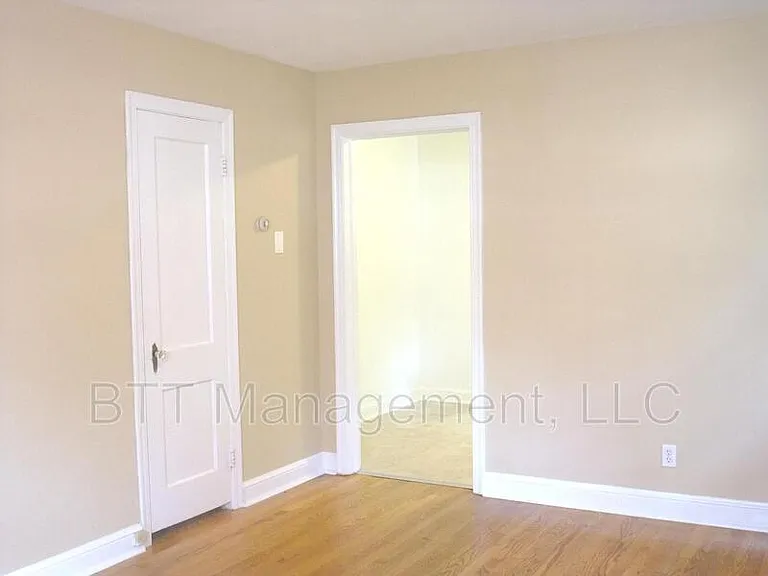 8401 Greenwood Ave #3 — Photo 5