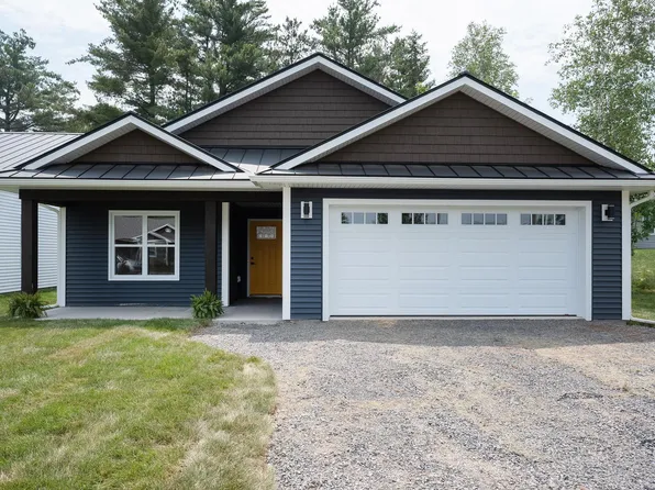10 Peterson St, Cambridge, NS B0P 1G0
