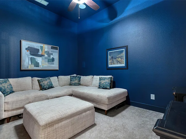 610 Lavender Dr — Photo 4