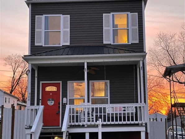 904 N 2nd St, De Soto, MO 63020