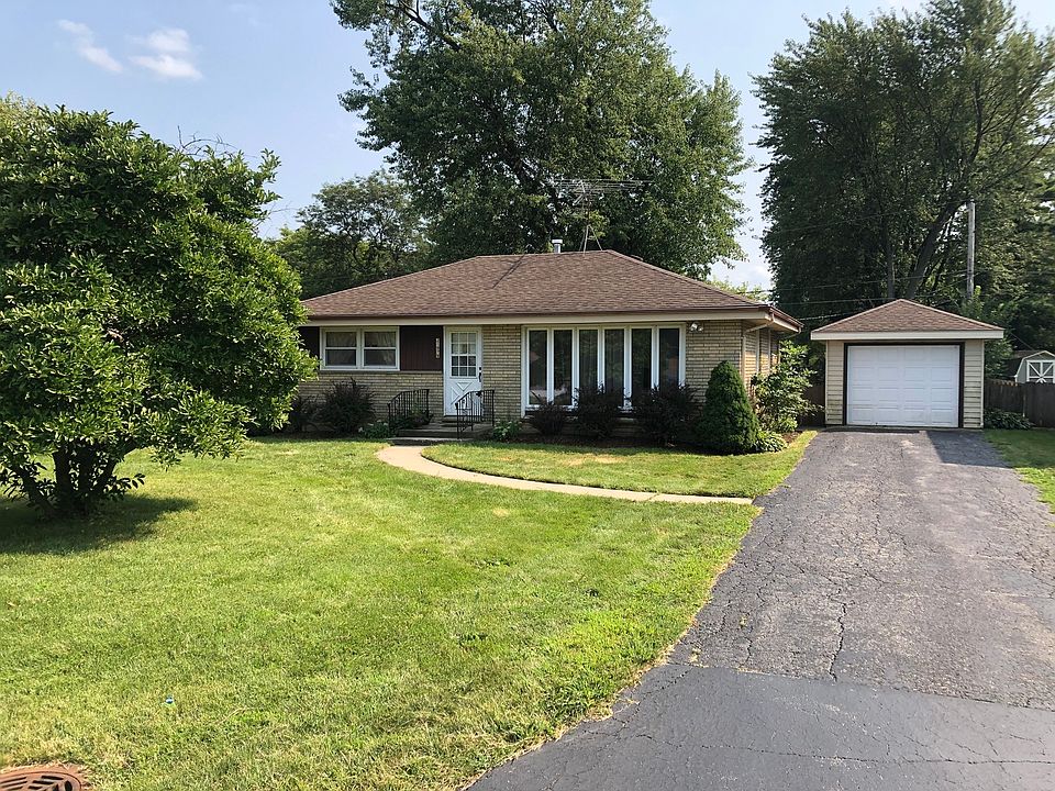 1st image of 21979 W Park Dr