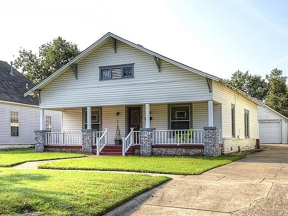 2nd image of 1024 E Thompson Ave
