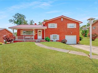 2404 Alexander Mnr E, Steubenville, OH 43952