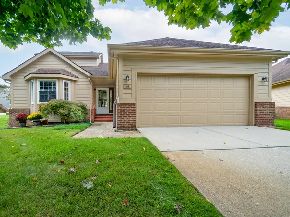 31091 Augusta Cir, Novi, MI 48377