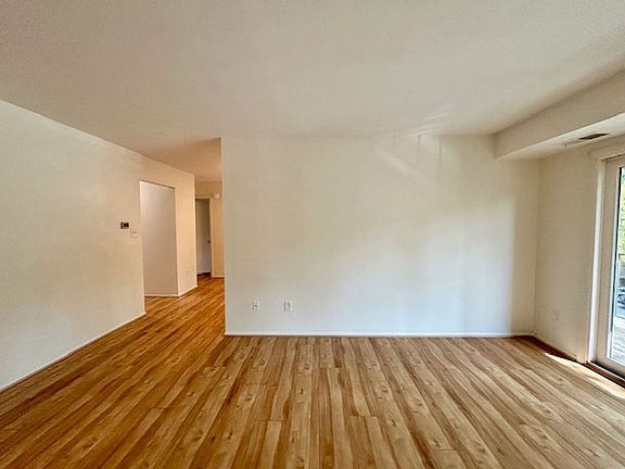 4th image of 11925 Parklawn Dr APT 204