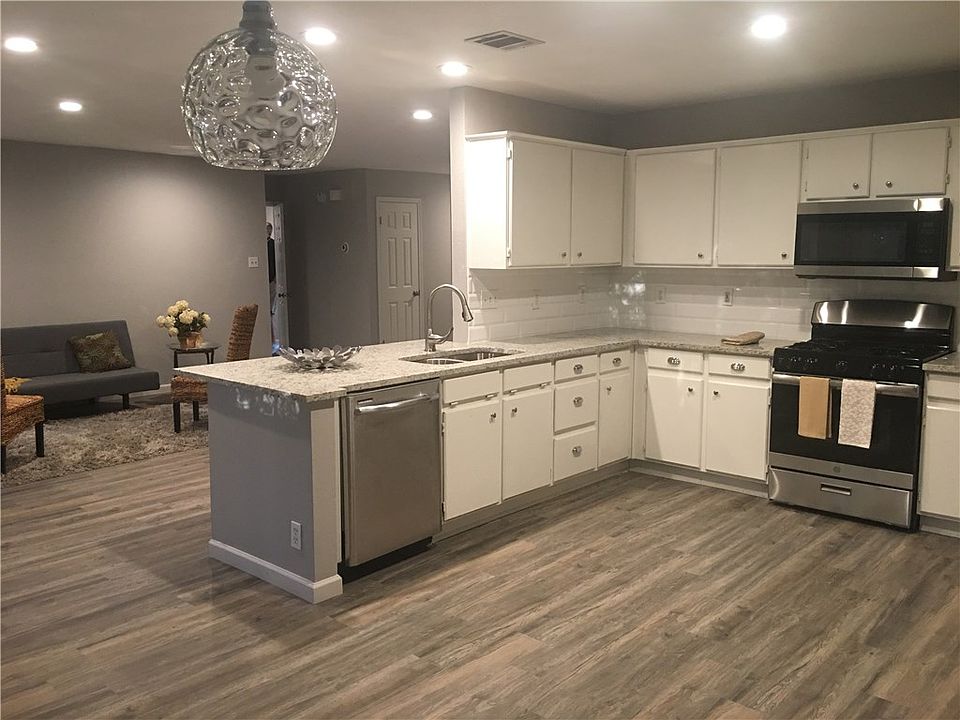 1st image of 710 Southcreek Dr