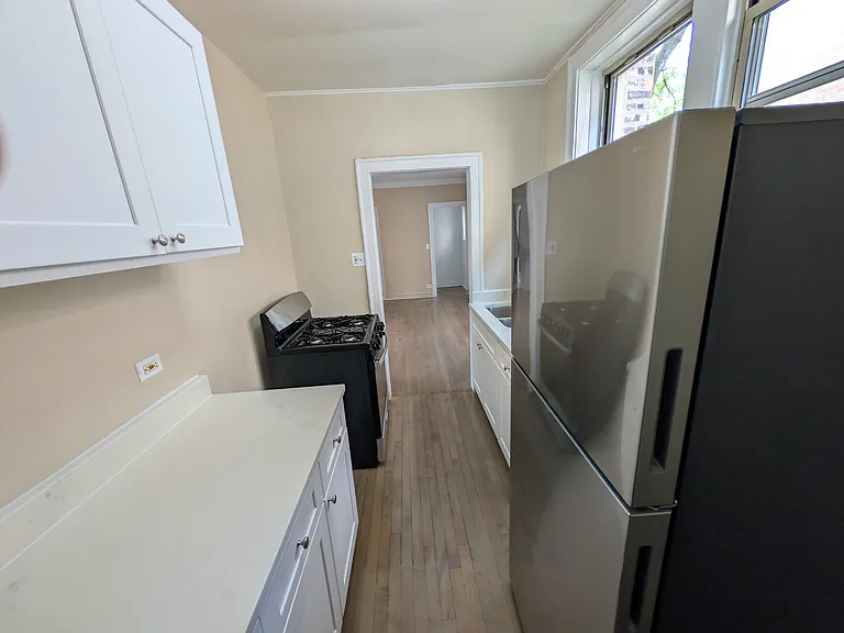 1625 W Greenleaf Ave #1B — Photo 7