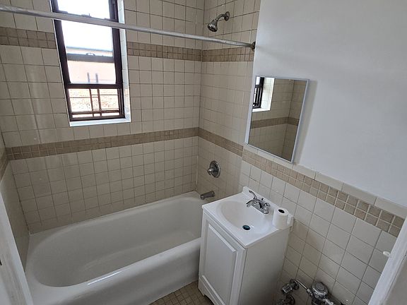 5th image of 37-33 61st St #4Z