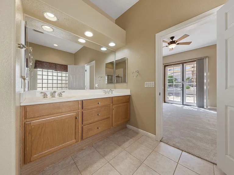 10221 Angel Peak Ct — Photo 36