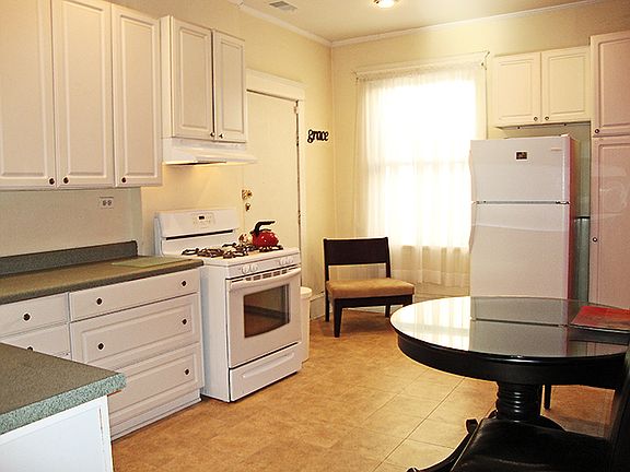 2nd image of 852 W Belle Plaine Ave #2