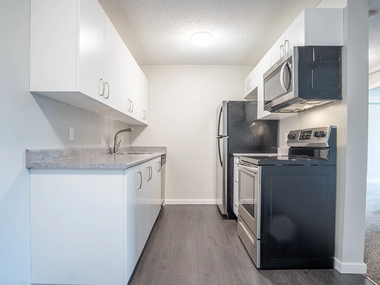 160 Pinehouse Drive Saskatoon — Photo 1