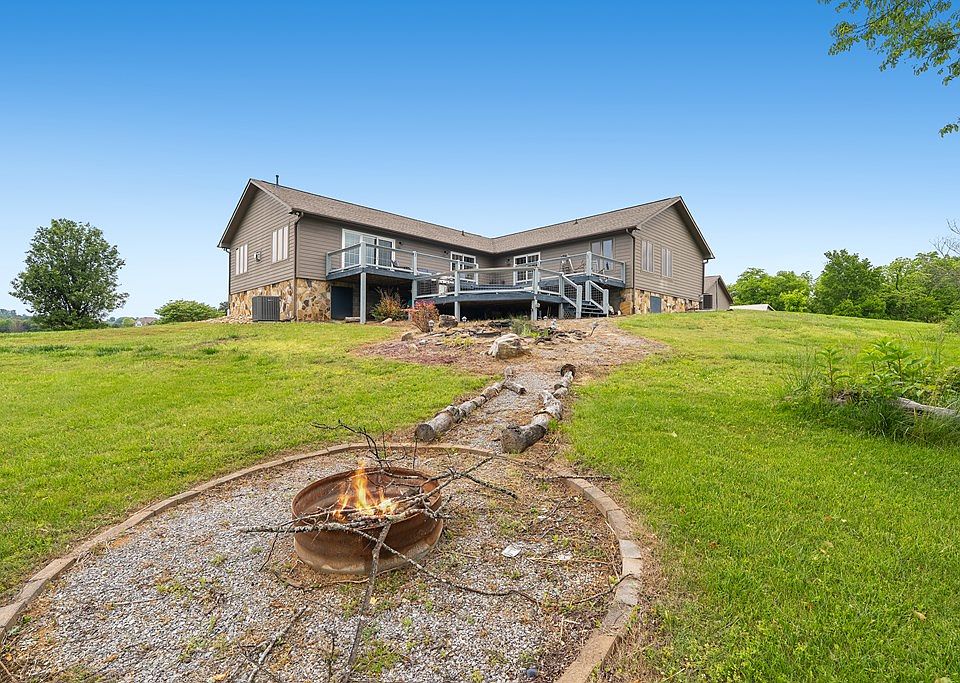 43rd image of 6052 Morganton Rd
