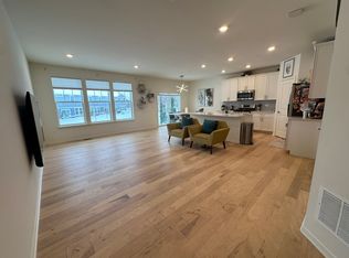 2816 Kessler Dr, Mundelein, IL 60060