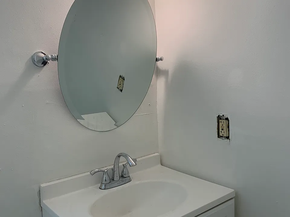 556 Dixwell Ave #2