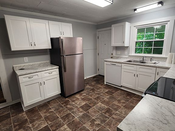 2nd image of 204 Shryer Rd