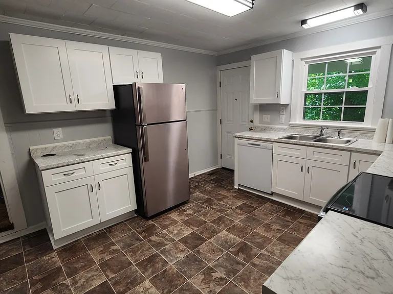 204 Shryer Rd — Photo 2