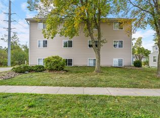 151 35th Street Dr SE APT B, Cedar Rapids, IA 52403
