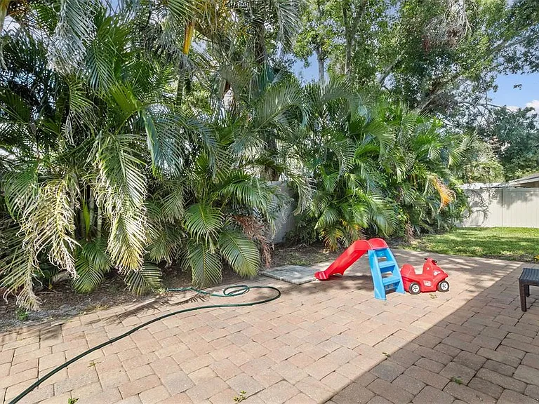 5776 Augusta Cir — Photo 27