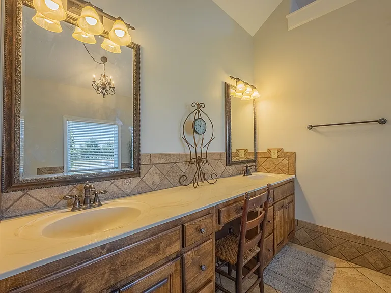 4060 Macon Hwy — Photo 28