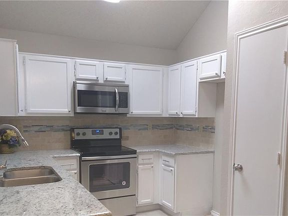3rd image of 1001 Sylvan Creek Dr