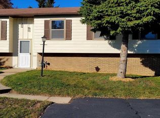 1812 Wind Dale Dr, Racine, WI 53402