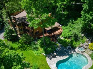 24 Old Wagon Rd, Mount Kisco, NY 10549