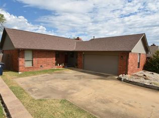 1202 Windsor Pl, Shawnee, OK 74804