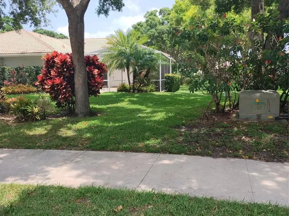2104 Pin Oak Court, Palm Beach Gardens, FL 33410