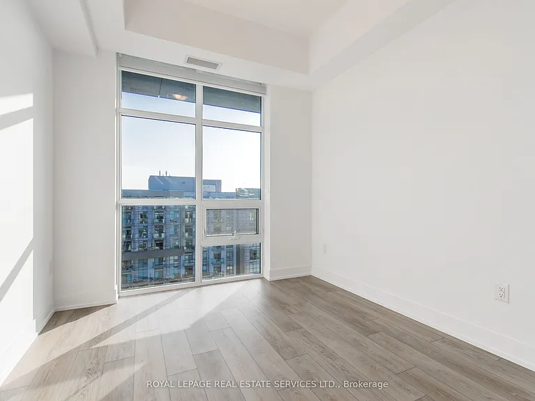 470 Dundas St E #1211 — Photo 27