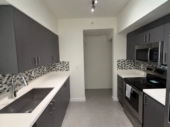 730 NW 2nd St #514, Miami, FL 33128