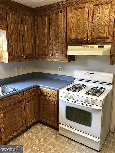 3 bed, 2.0 bath, $1,900 — Photo 2