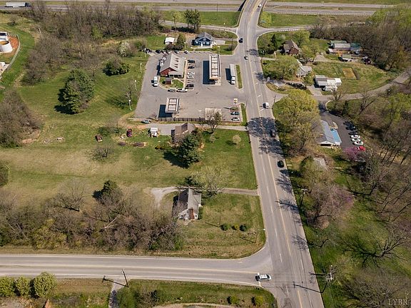 4th image of 720 Sunset Dr