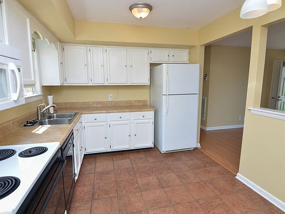 5th image of 4924 Teton Dr