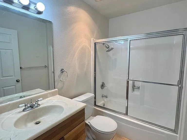 2616 Alpine Blvd #24 — Photo 10