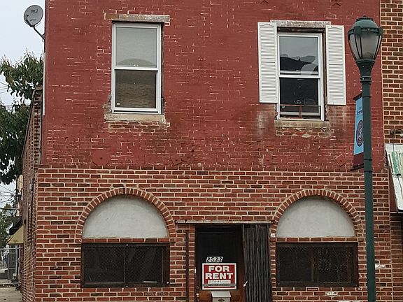 3rd image of 2533 W Girard Ave