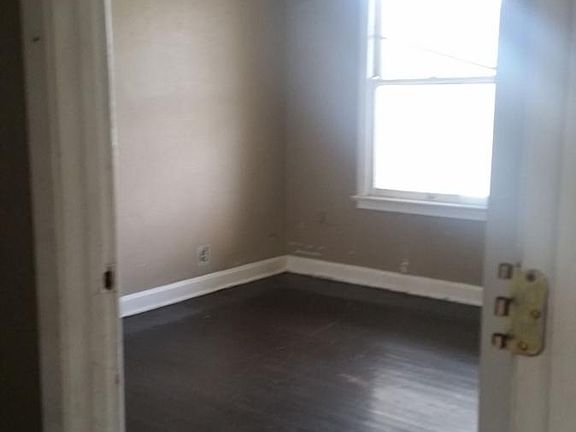 2nd image of 3520 Kenwood Dr