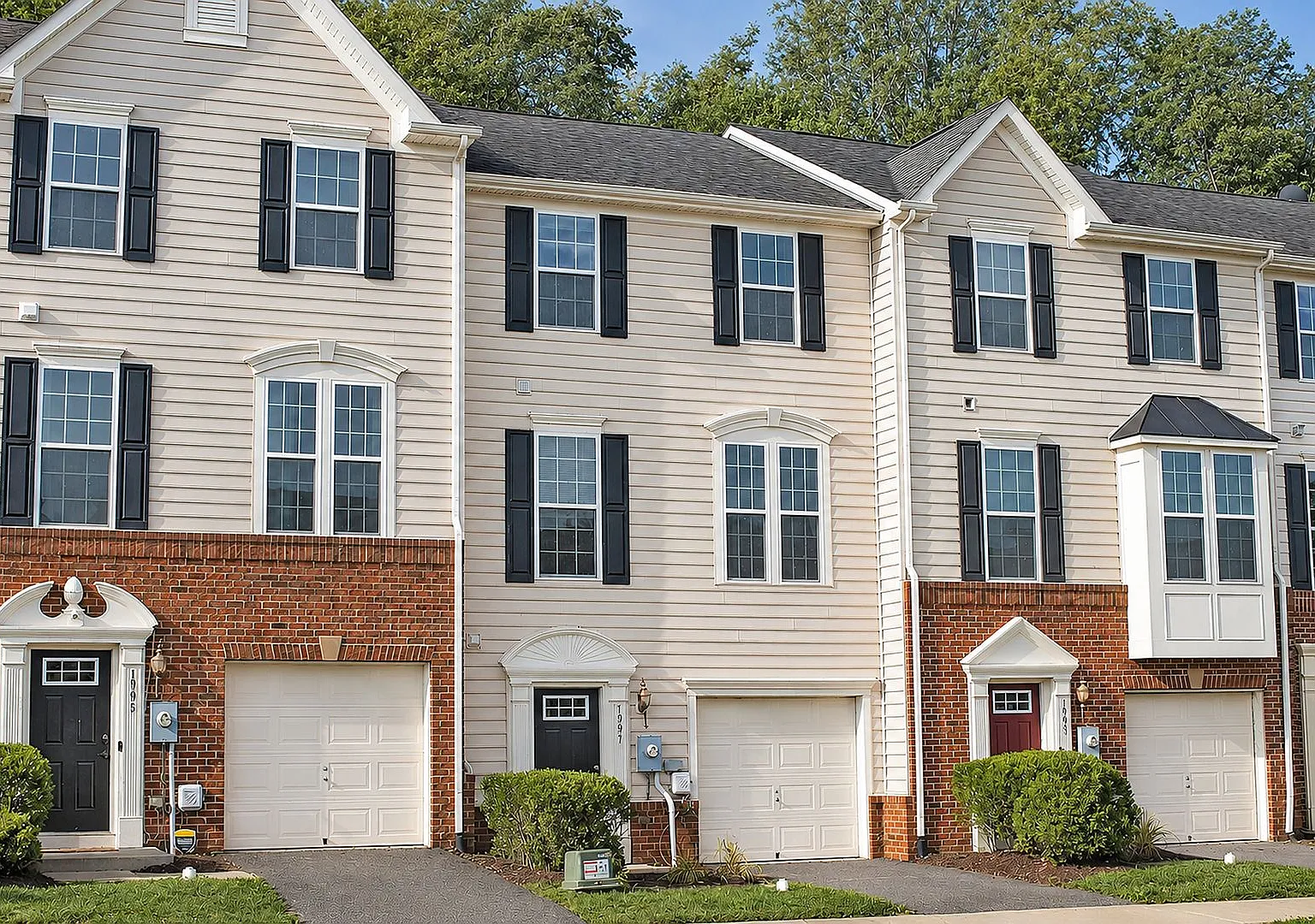 Pavilions at Pantops Townhome With Attached 1-Car Garage — Photo 1