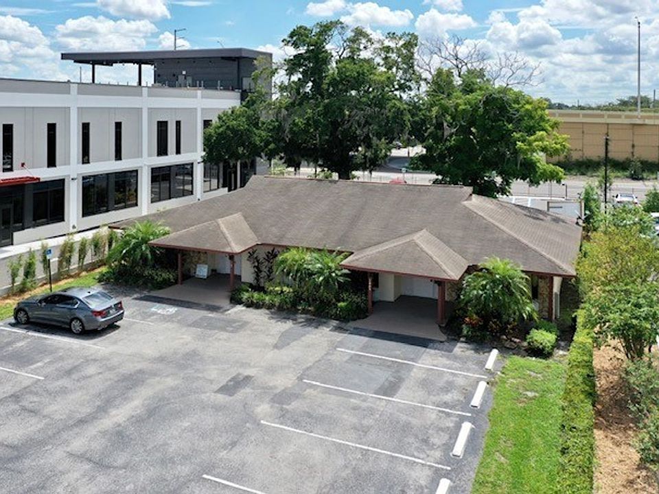 1st image of 2909 Lakeview Dr