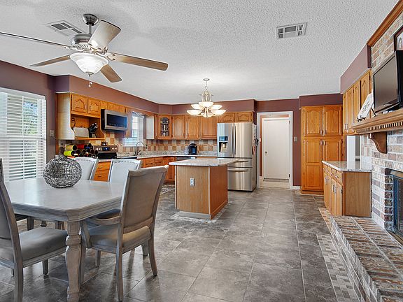 3rd image of 637 Carmenere Dr