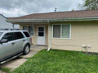 811 1/2 20th Ave, Coralville, IA 52241