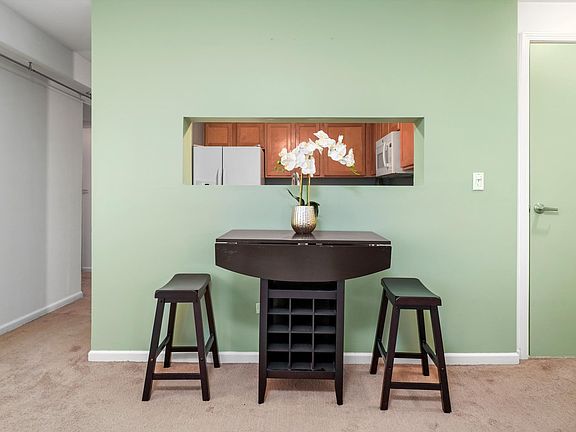 5th image of 345 N La Salle Dr #1005