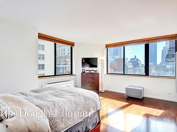 3rd image of 330 E 75th St APT 6B
