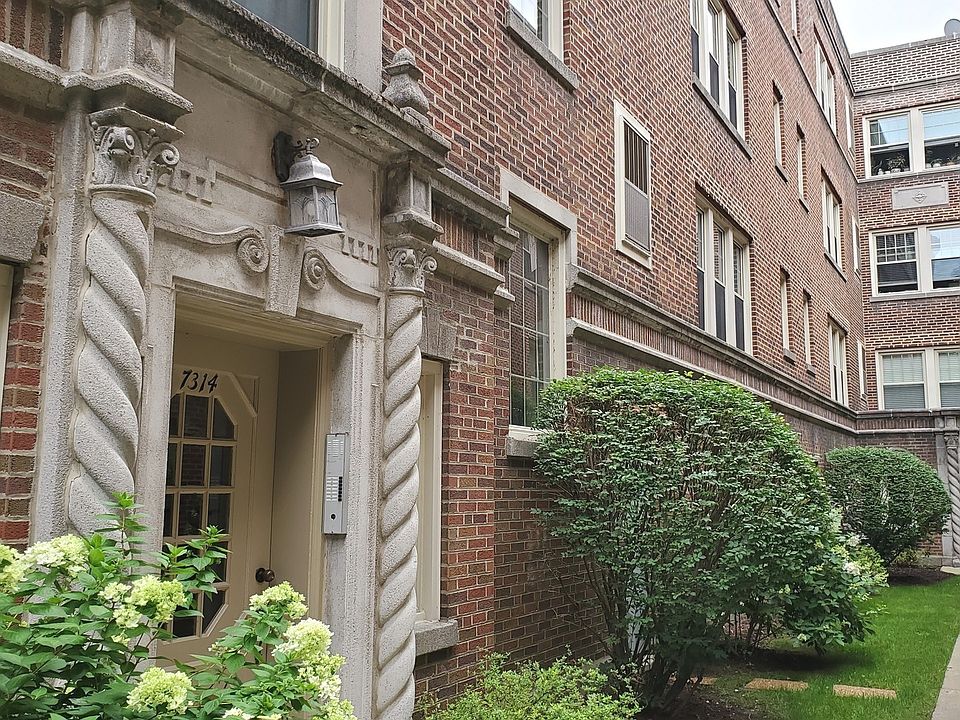 Attractive architectural detail at the entry portals