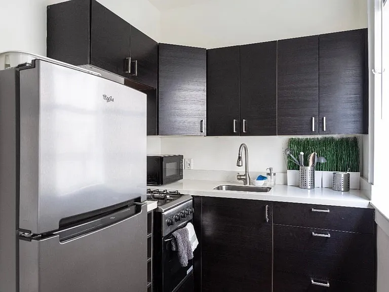 1611 Michigan Ave #5 — Photo 5